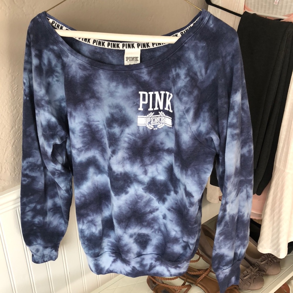 VS PINK pullover